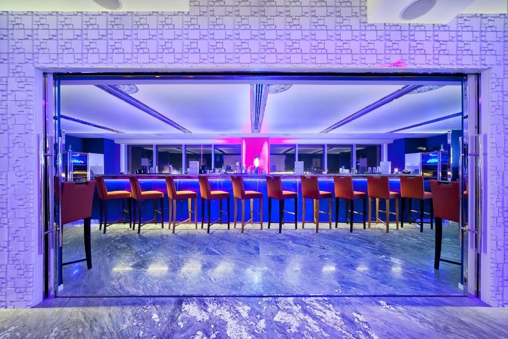 The Domain Bahrain Hotel And Spa - Adults Friendly 16 Years Plus Manama Ngoại thất bức ảnh The bar at the 101 bar